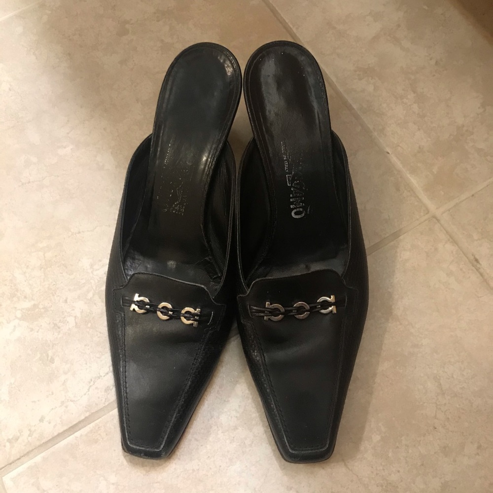 ❗️Super cute pair of designer shoes❗️